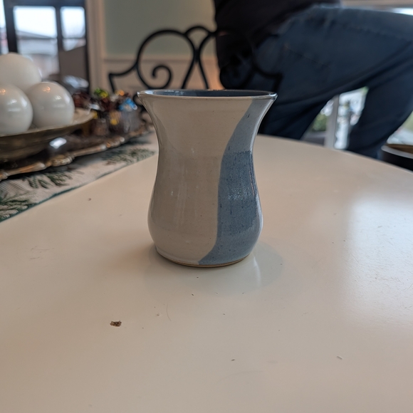 Two-Tone Ceramic Vase - Picture 7 of 15